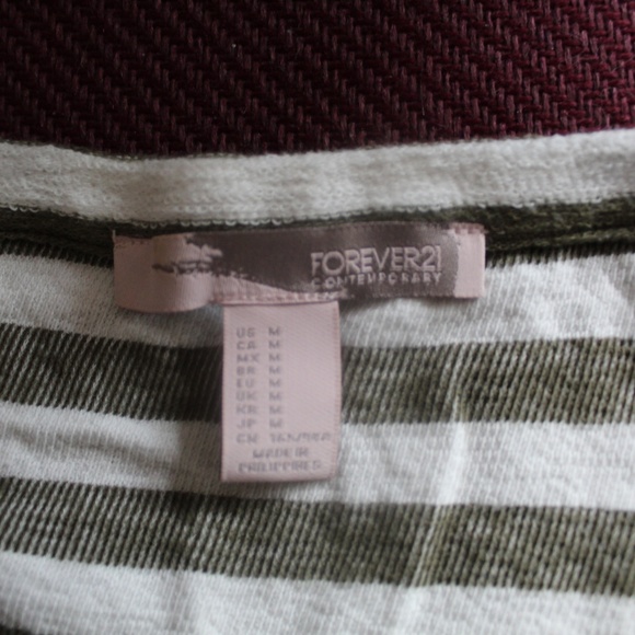 Black & white striped top - Picture 4 of 4